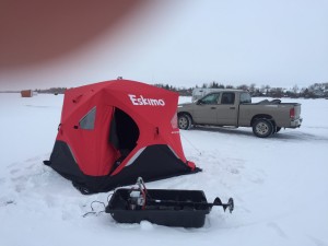 ice-fishing-pop-up-shelter